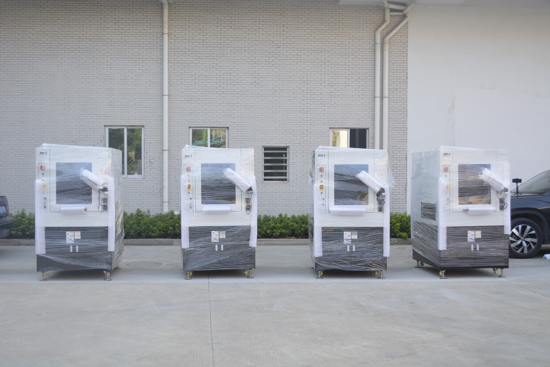 自動點膠機(jī).jpg 自動點膠機(jī).jpg